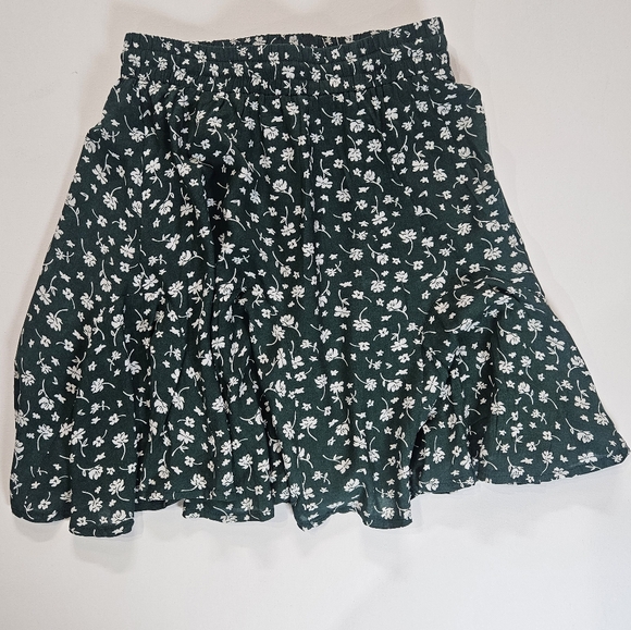 Princess Polly Mini Skirt Womens Size 2 Forest Green White Floral Elastic Waist‎ - Picture 1 of 6